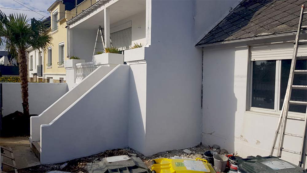 Ravalement peinture façade : Le revêtement d’imperméabilité permet au mur de résister aux dégradations de l’eau. Morbihan et Ille et Vilaine : PROTECTTOIT