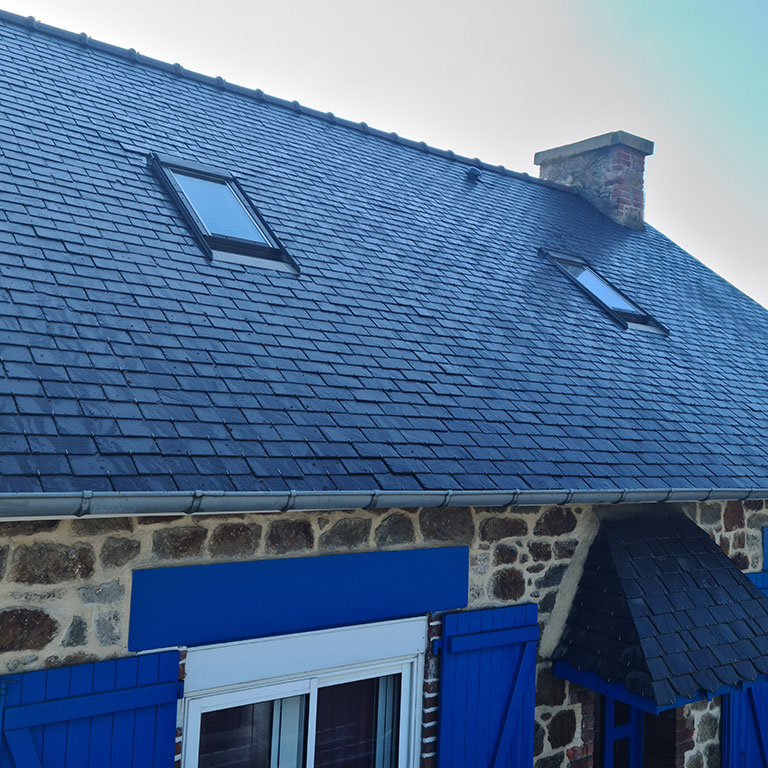 Traitement antimousse et hydrofuge toiture ardoise à Erdeven après